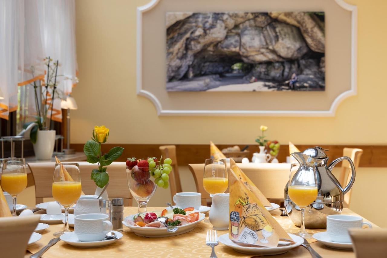 Hotel Elbpromenade 바트샨다우 외부 사진